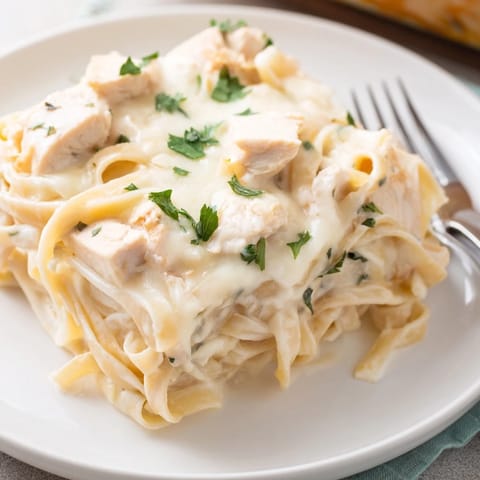 Chicken Fettuccine Alfredo Bake